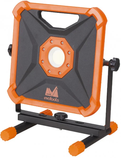 Proiector LED EvoTools Max 20V One 18 V - 30 W, 3000 Lumeni, Lumină Rece, fără Acumulator
